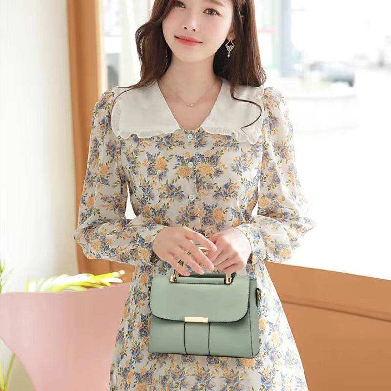 Small Bag Simple Handbag for Women in PU leather, stylish and versatile shoulder bag in mint green.