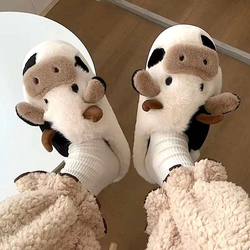 Women's cozy cartoon cow house slippers, warm fuzzy closed-toe slides.