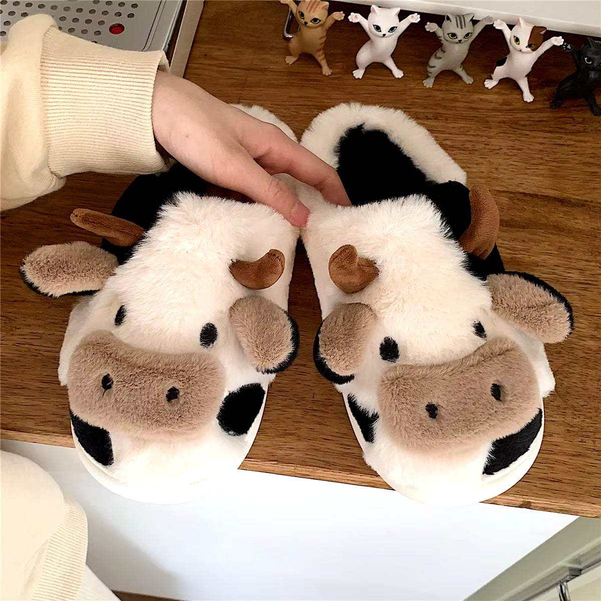 Women Slides House Slippers with cartoon cow design, plush and fuzzy for warmth.